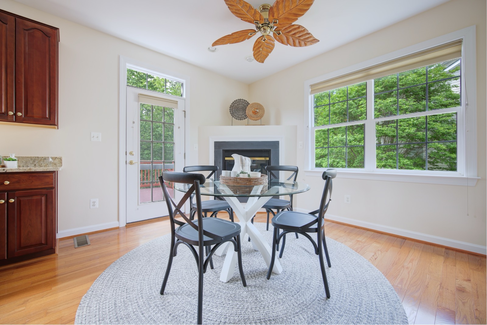 Dining room with fireplace, 15648 Avocet Loop