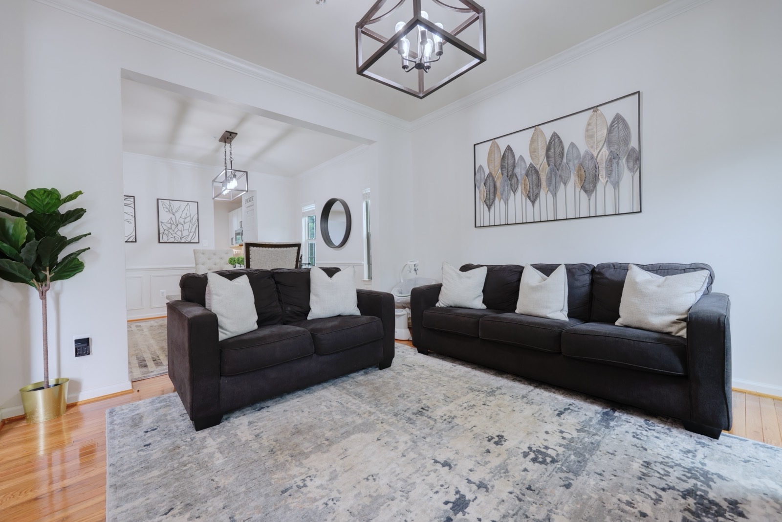 Staged living room, 10465 Sugarberry