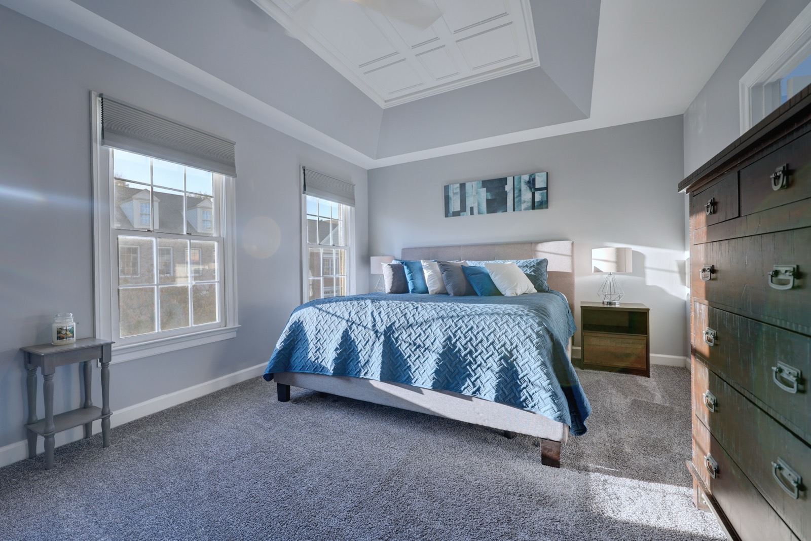 Bedroom with tray ceiling, 4667 Kell Ln